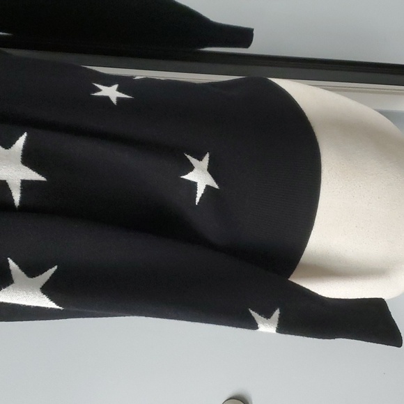 RACHEL ZOE BLACK W/WHITE STARS WARM&THICK CREW NECK SWEATER SZ MEDIUM - Picture 5 of 11